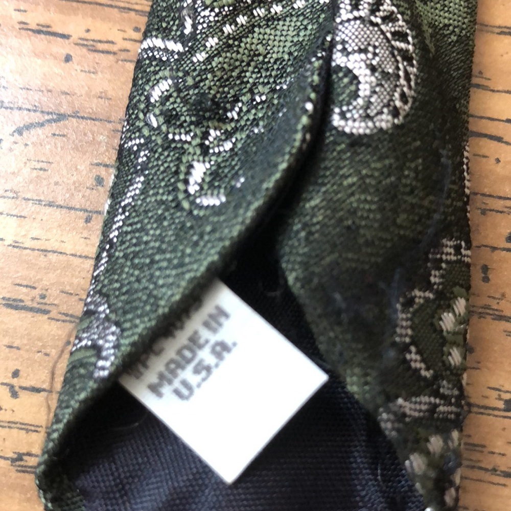 Oscar de la Renta Necktie - Picture 5 of 5